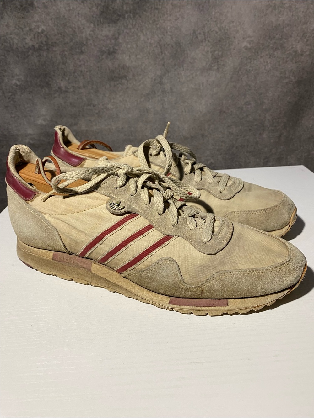 Vintage 80s Adidas Peach Runners Beige Burgundy Suede Leather Shoes Womens 8